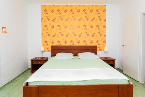 Guest House Busurelo Polace Ruang foto